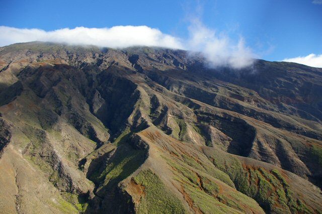 Kahikinui-gullies-EIV-eroded-l