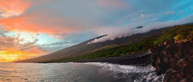 Nuu-Landing-Maui-by-Jonathan-Starr